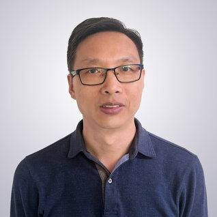 Harry Zhou headshot